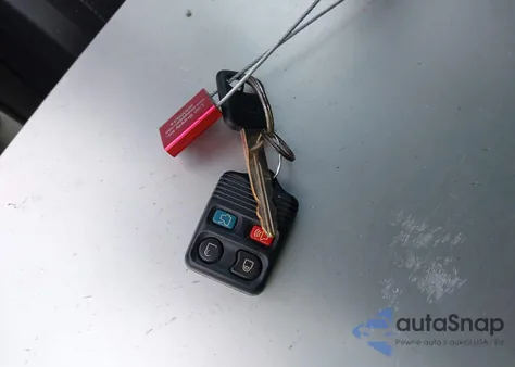 2016 Ford Police Interceptor z USA, uszkodzony, nr VIN 1FAHP2L85GG154741